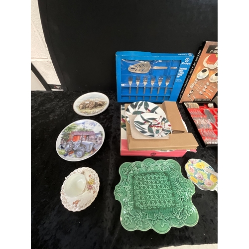 313 - BOX OF CHINA AND BOXED CUTLERY ETC