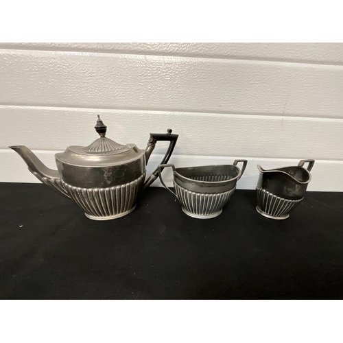 322 - BOX OF SILVER PLATED ITEMS TO INCLUDE 3 PIECE TEA SET AND PEWTER TANKARDS