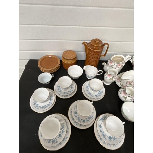 341 - 2 BOXES OF CHINA TO INCLUDE BONE CHINA TEA SERVICE, HORNSEA WARE ETC