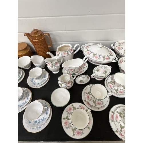 341 - 2 BOXES OF CHINA TO INCLUDE BONE CHINA TEA SERVICE, HORNSEA WARE ETC