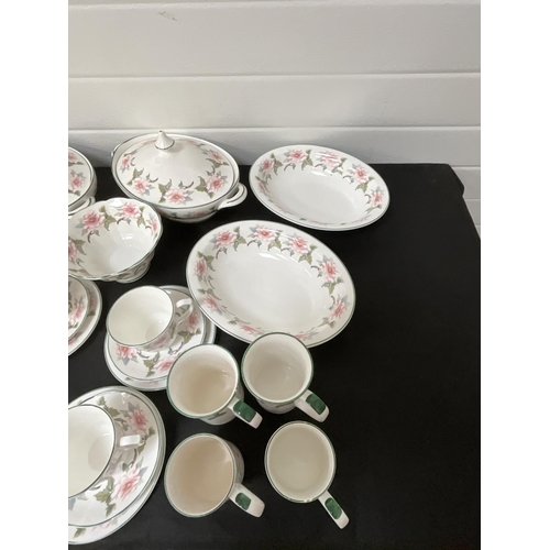 341 - 2 BOXES OF CHINA TO INCLUDE BONE CHINA TEA SERVICE, HORNSEA WARE ETC