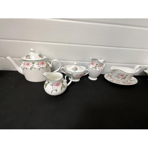 341 - 2 BOXES OF CHINA TO INCLUDE BONE CHINA TEA SERVICE, HORNSEA WARE ETC