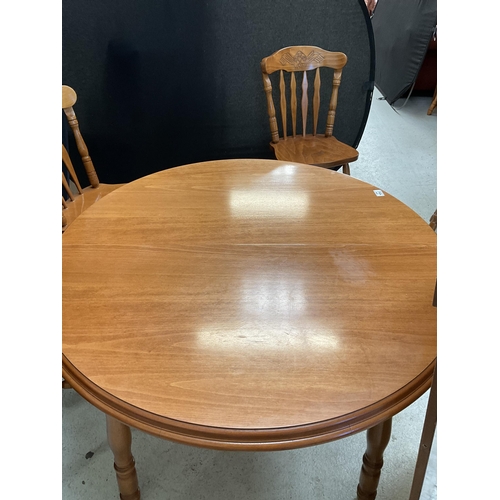 461 - BEECH EXTENDING DINING TABLE WITH  LEAF AND 6 MATCHING CHAIRS COMPLETE WITH  SEAT PADS H 30