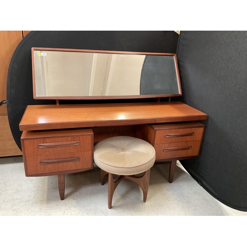 466 - VINTAGE TEAK DRESSING TABLE WITH SECRET JEWELLERY DRAWER TO TOP 4 DRAWERS TO BASE BADGED G PLAN  COM... 