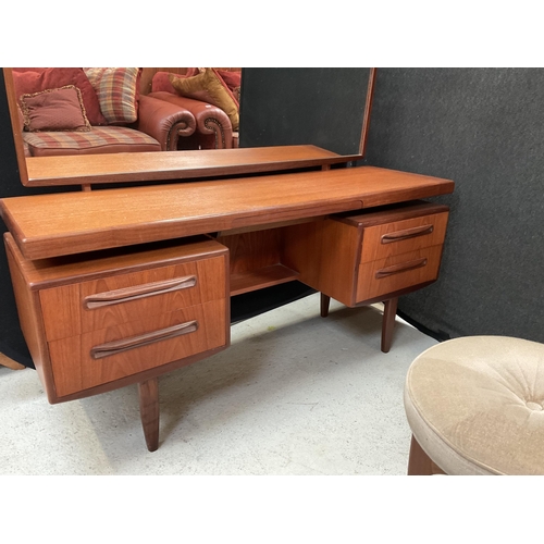 466 - VINTAGE TEAK DRESSING TABLE WITH SECRET JEWELLERY DRAWER TO TOP 4 DRAWERS TO BASE BADGED G PLAN  COM... 