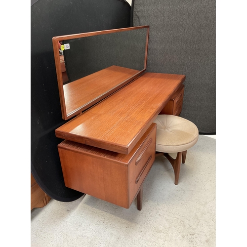 466 - VINTAGE TEAK DRESSING TABLE WITH SECRET JEWELLERY DRAWER TO TOP 4 DRAWERS TO BASE BADGED G PLAN  COM... 