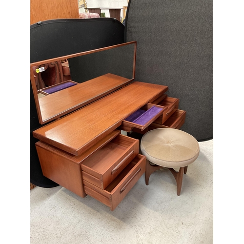 466 - VINTAGE TEAK DRESSING TABLE WITH SECRET JEWELLERY DRAWER TO TOP 4 DRAWERS TO BASE BADGED G PLAN  COM... 