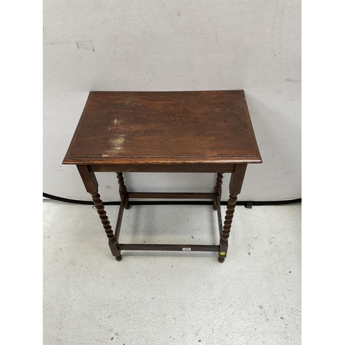 471 - VINTAGE OAK BARLEYTWIST WINDOW TABLE H 30