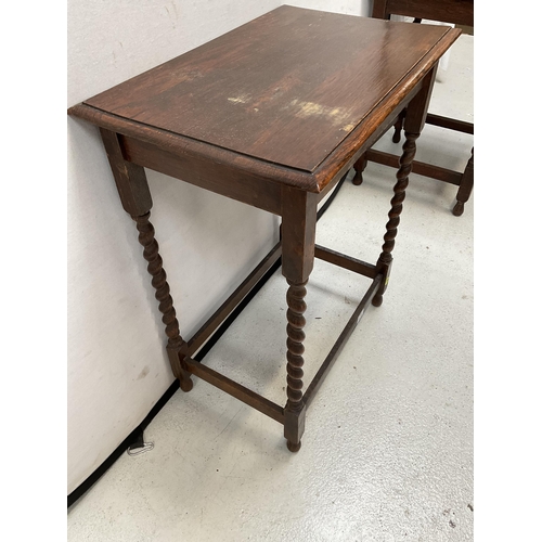 471 - VINTAGE OAK BARLEYTWIST WINDOW TABLE H 30