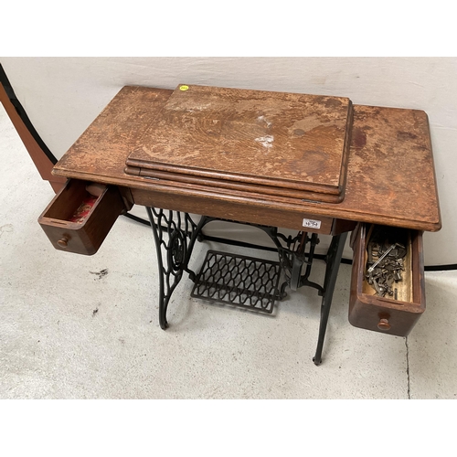 474 - VINTAGE SINGER TREADLE SEWING MACHINE TABLE H 31