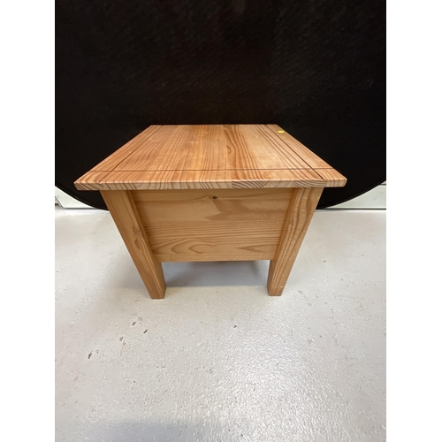 326 - MEXICAN PINE LAMP TABLE WITH DRAWER H 21