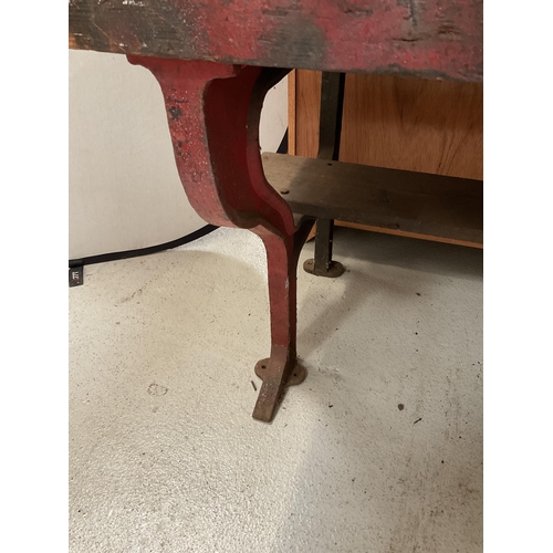 479 - LARGE WORK BENCH WITH HEAVY CAST IRON ENDS (ORIGINATES FROM GKN SANKEYS OF TELFORD)