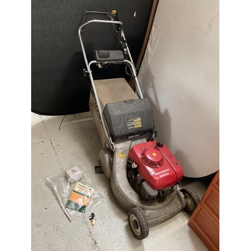 481 - HONDA HR-2160 SELF PROPELLED PETROL MOWER WITH ELECTRIC START COMPLETE WITH KEYS AND HANDBOOK