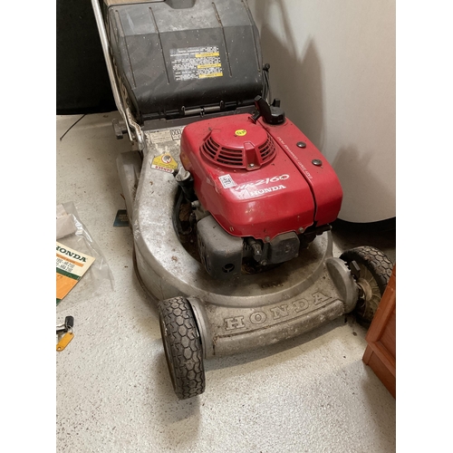 481 - HONDA HR-2160 SELF PROPELLED PETROL MOWER WITH ELECTRIC START COMPLETE WITH KEYS AND HANDBOOK