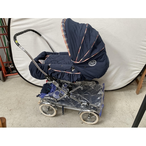 482 - SILVER CROSS PRAM & PUSHCHAIR