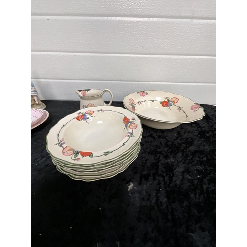 19 - 2 BOXES OF CHINA, KITCHENWARE ETC FIGURES 6.5