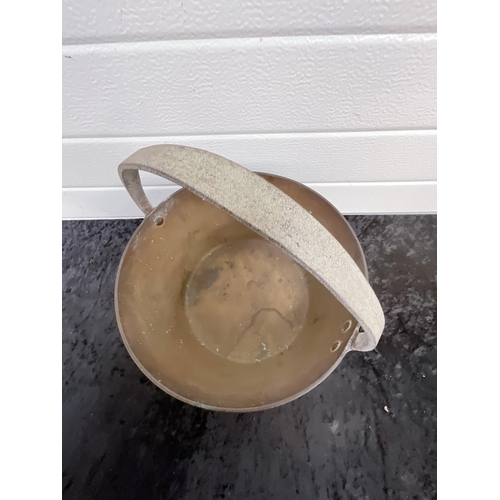 62 - VICTORIAN BRASS JAM PAN. 6