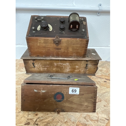 69 - VINTAGE TUNER AND CROQUET BALLS IN ORIGINAL BOX