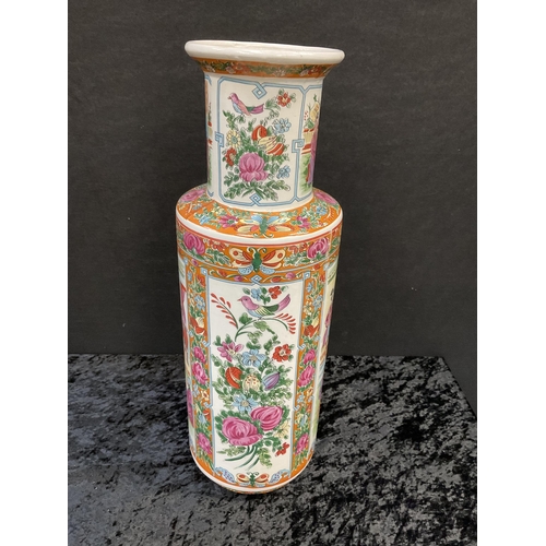 152 - CHINESE STYLE VASE - 18