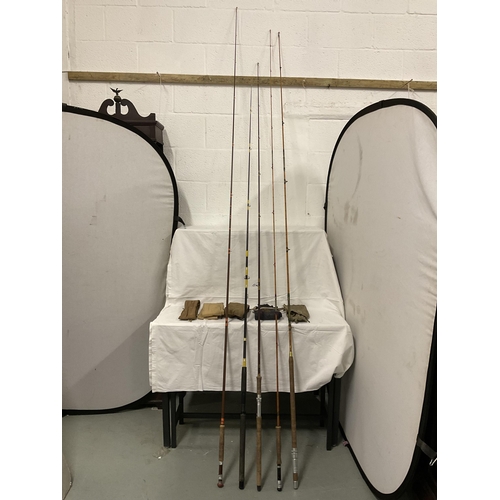 239 - 5 FISHING RODS TO INCLUDE 2 SPLIT CANE EXAMPLES