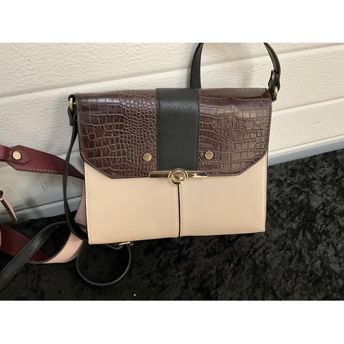 425A - 4 LADIES HANDBAGS TO INCLUDE JASPER CONRAN