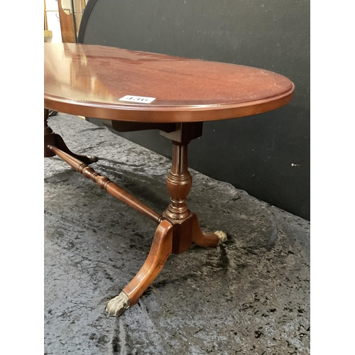 436 - REPRODUCTION MAHOGANY COFFEE TABLE ON STRETCHERED BASE H17