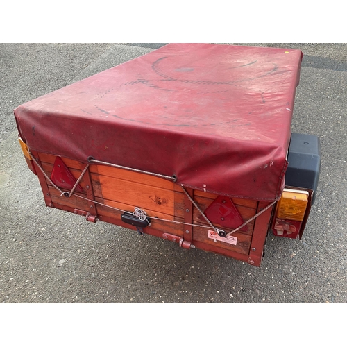 442 - 5 X 3 CAR TRAILER COMPLETE WITH LIGHTS AND ELECTRICS