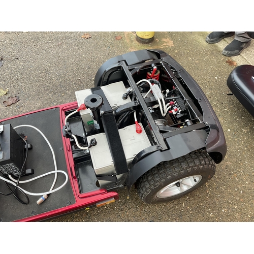 430 - RANGER MOBILITY ABILIZE SCOOTER COMPLETE WITH CHARGER, RAIN COVER  - COST £4500 - PURCHASED AND USED... 