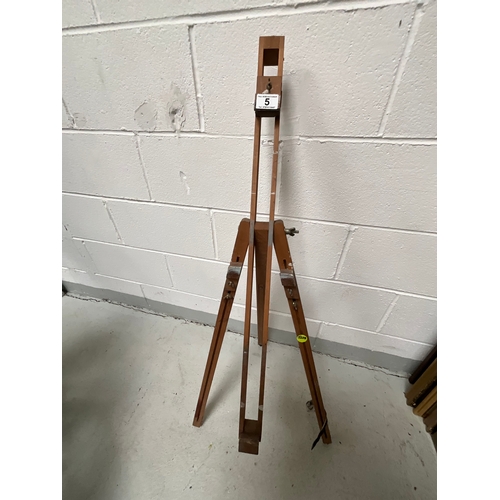 5 - ARTISTS EASEL