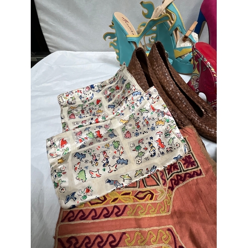 28 - CRATE OF VINTAGE SHOES, HANDBAGS ETC AND BOX OF EMBROIDERED AND SILK MATERIALS (ITEM 87,206)