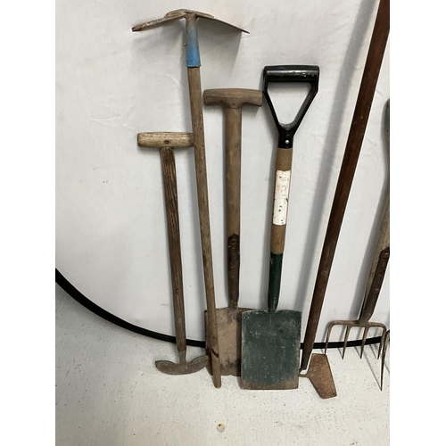 3 - QTY OF VINTAGE GARDEN TOOLS