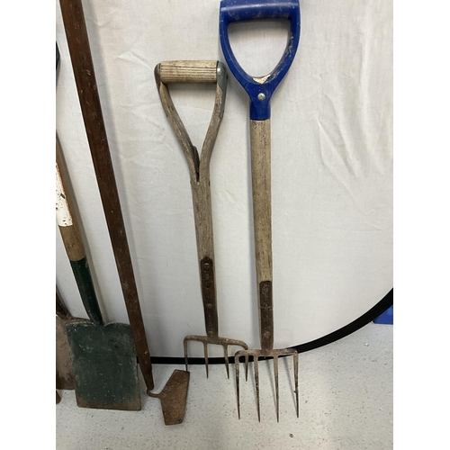 3 - QTY OF VINTAGE GARDEN TOOLS