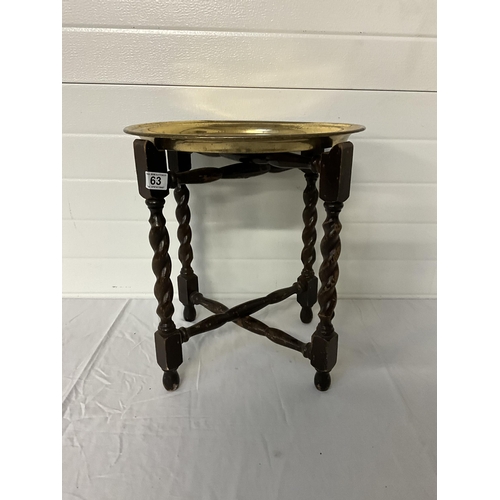 63 - OAK BARLEYTWIST BRASS TRAY TOP FOLDING TABLE H18