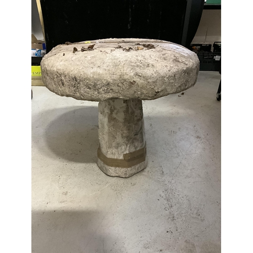 81 - CONCRETE GARDEN MUSHROOM OR SADDLE STONE H22