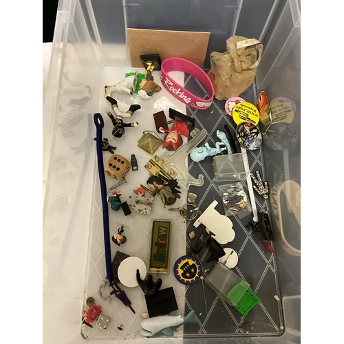 142 - CRATE OF ODDS TO INCLUDE SMALL FIGURES ETC