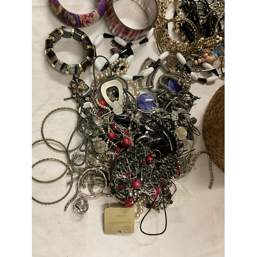 148 - BASKET OF COSTUME JEWELLERY