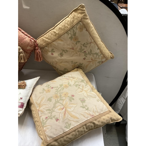 158 - BOX OF SCATTER CUSHIONS