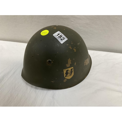 182 - WORLD WAR 2 ITALIAN HELMET WITH LINER