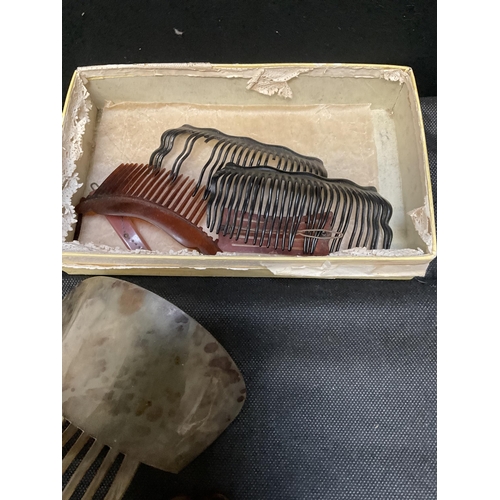 187 - QTY OF VINTAGE HAIR COMBS AND GLOVE STRETCHERS