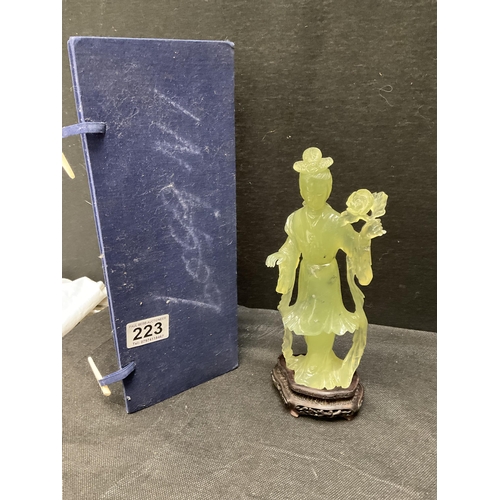 223 - JADEITE FIGURE ON STAND IN PRESENTATION CASE H9