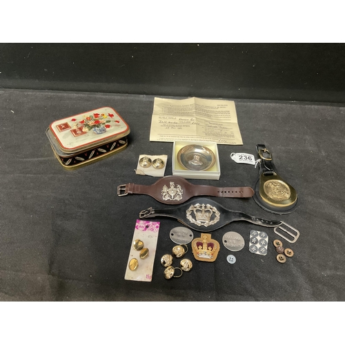 236 - QTY OF MILITARY BUTTONS AND A SILVER MILITARY DISH