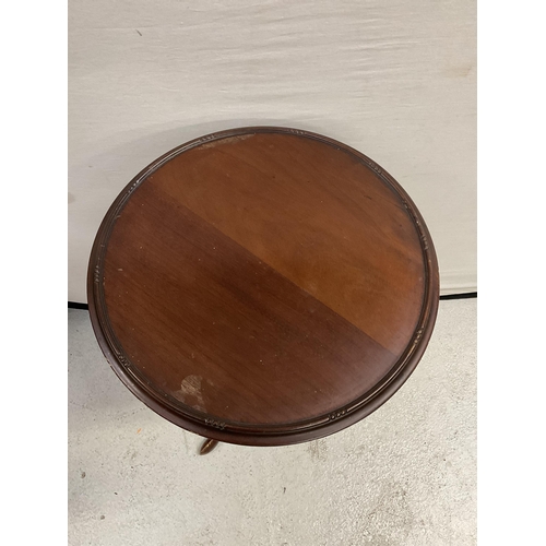 248 - VICTORIAN RED WALNUT WINE TABLE H30