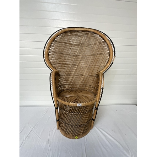 256 - VINTAGE WICKER PEACOCK CHAIR H53