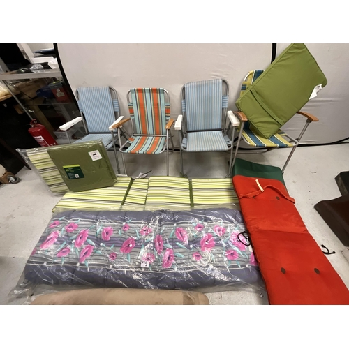 282A - QT OF FOLDING VINTAGE SUN CHAIRS AND QTY OF CUSHION PADS