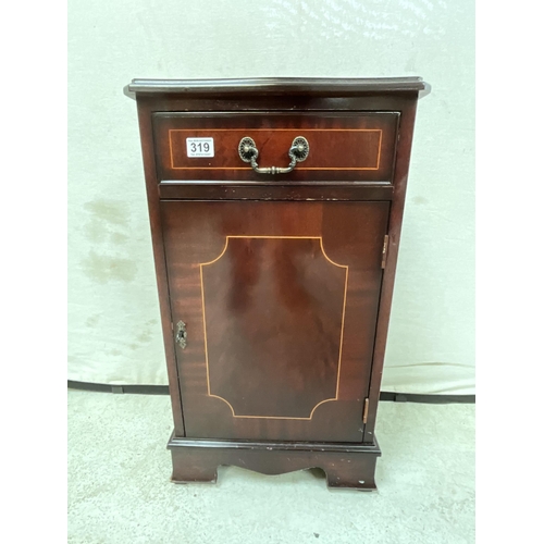 319 - REPRODUCTION MAHOGANY CABINET WITH SINGLE DRAWER OVER DOOR H29