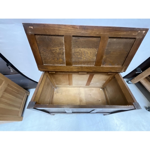 328 - VINTAGE OAK BLANKET BOX H24