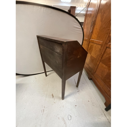 339 - GEORGIAN OAK BUREAU WITH FITTED INTERIOR AND SINGLE DRAWER BELOW H40