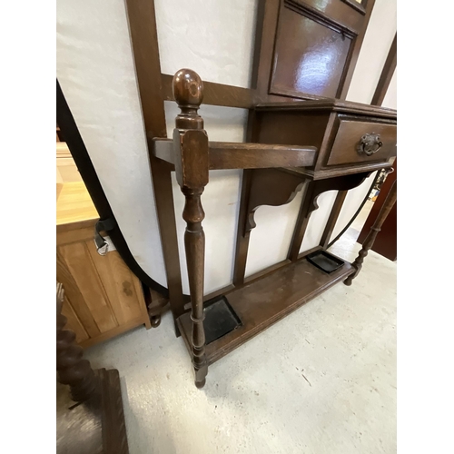 349 - VINTAGE OAK HALLSTAND WITH CENTRAL MIRROR OVER SINGLE DRAWER COMPLETE WITH DRIP TRAYS H82