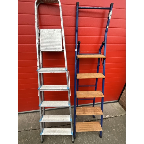 377 - 2 SETS OF STEP LADDERS