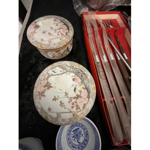 392 - 2 BOXES OF CHINA TO INCLUDE TEA SETS ETC